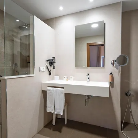 Ξενοδοχείο Valle Del Ambroz 4*